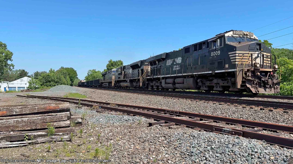 NS 8009 leads 10Q east.